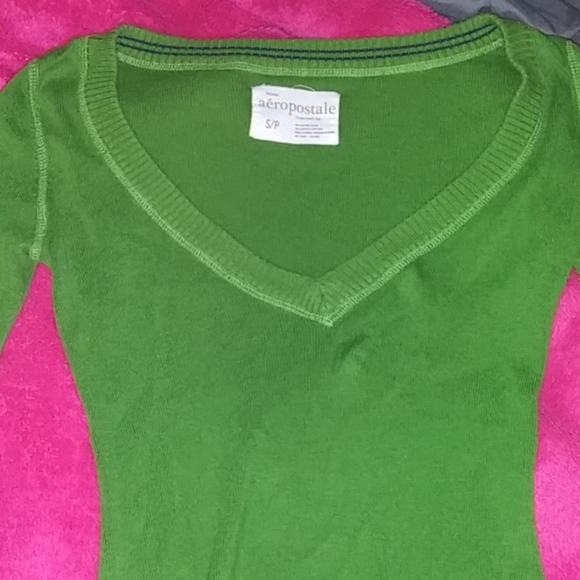 sweater - Picture 2 of 4